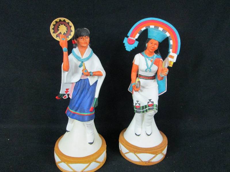 lot 249 image: Indian Dancers Decanter