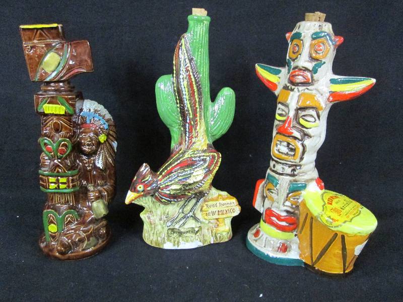 lot 252 image: Totem Pole & Road Runner Decanters