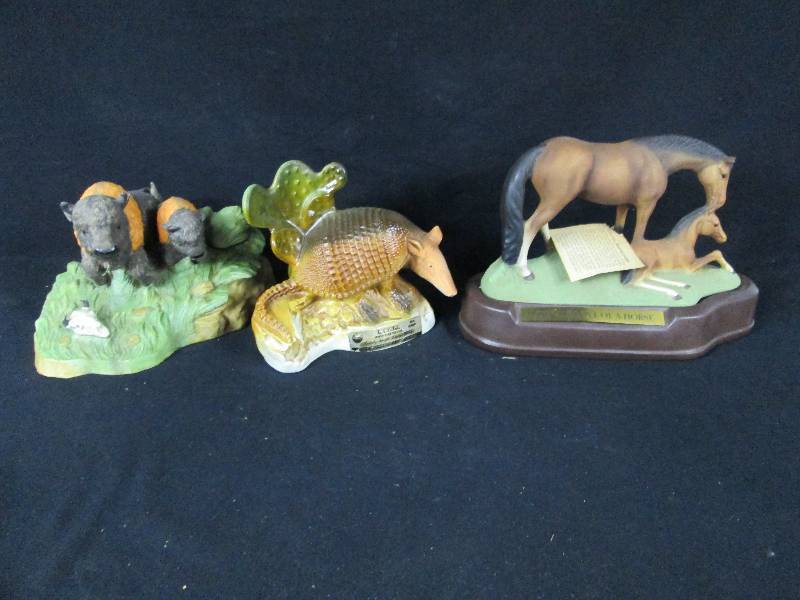 lot 256 image: Horse & foal Decanters