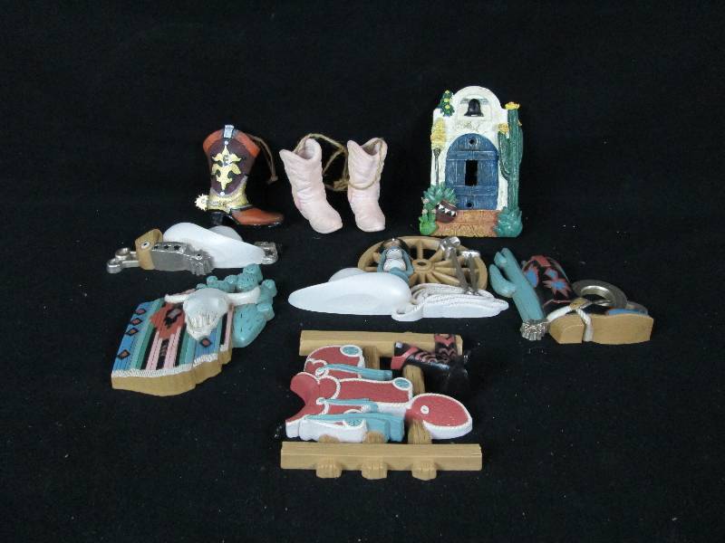 lot 285 image: Switch Plate Small Wall Art