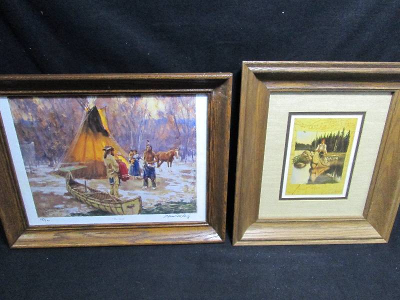 lot 323 image: 2 Pictures of Voyagers