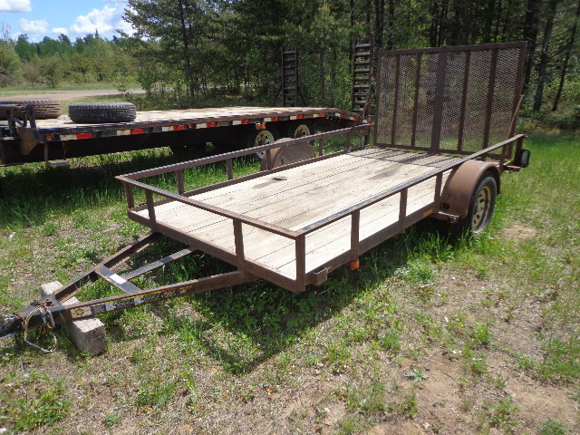 lot 6 image: 2007 Carry Trailer
