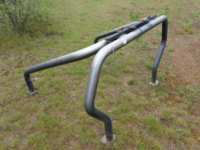 lot 12 image: Aluminum Roll Bars