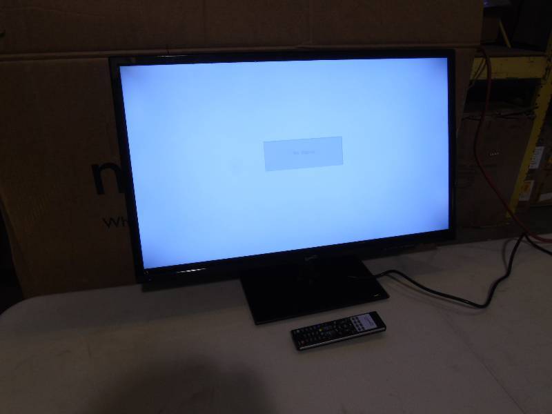 lot 1 image: Supersonic 32 720P LED TV