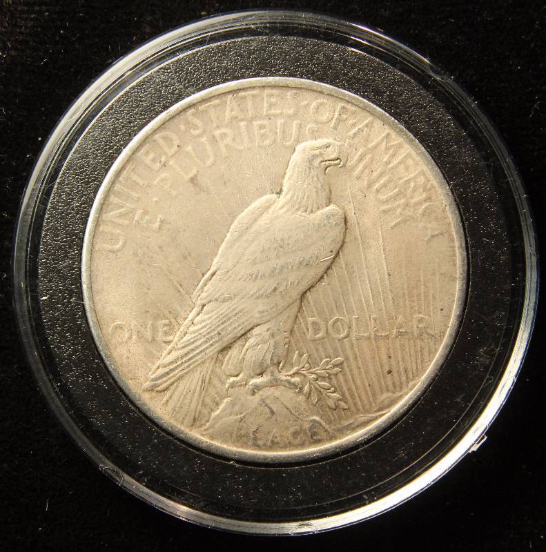 1922 PEACE SILVER DOLLAR VF IN AIRTITE HOLDER