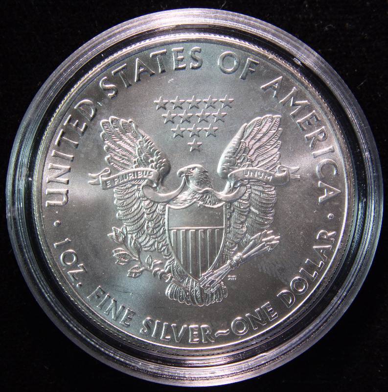 2011 AMERICAN SILVER EAGLE 1 TROY OZ. .999 FINE SILVER DOLLAR IN AIRTITE CAPSULE