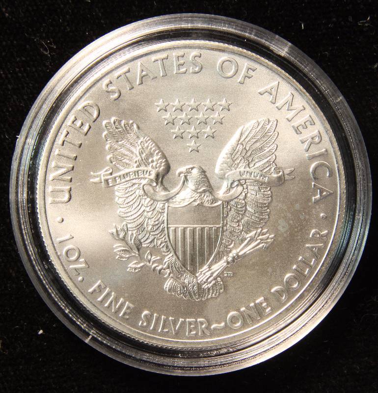 2015 AMERICAN SILVER EAGLE 1 TROY OZ. .999 FINE SILVER DOLLAR IN AIRTITE