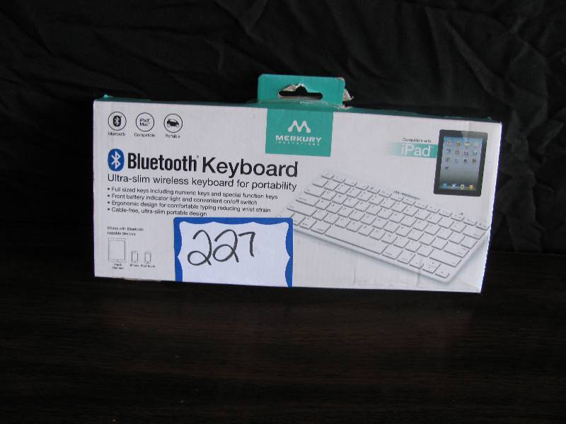 BLUETOOTH KEYBOARD