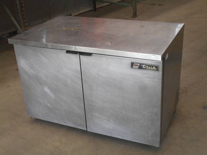 lot 5 image: True Commercial 115Volt NSF Freezer...
