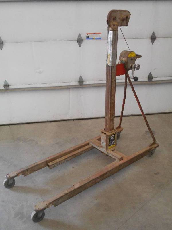 lot 19 image: Vermette 520A Commercial Rolling Li...