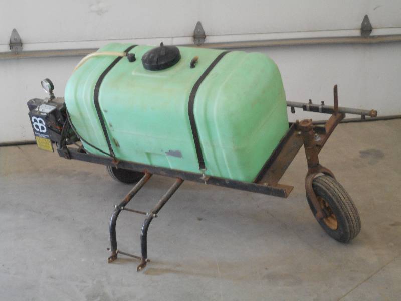 lot 20 image: Commercial Towable 12Volt Lawn Spra...