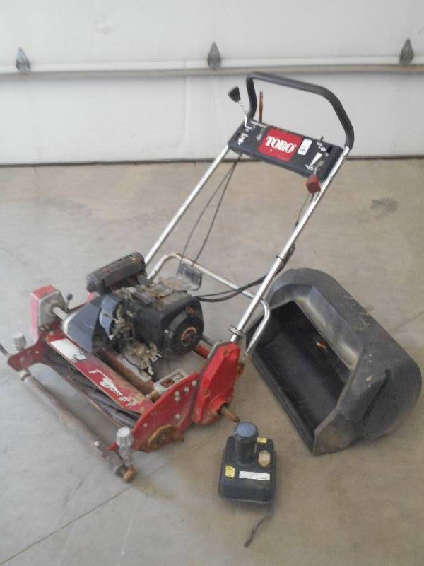 lot 21 image: Toro Commercial Greens Mower, For P...