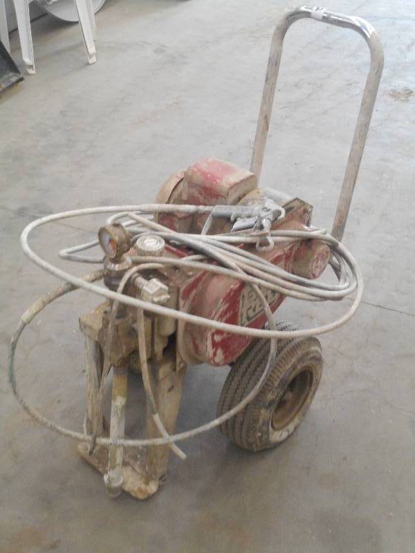 lot 22 image: Big Red Commercial 120Volt Paint Sp...