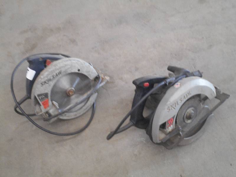 lot 55 image: (2) Skilsaw 7.25 Circular Saws ...