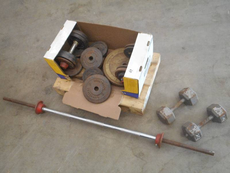 lot 69 image: Box Of Assorted Weights & Weight Ba...