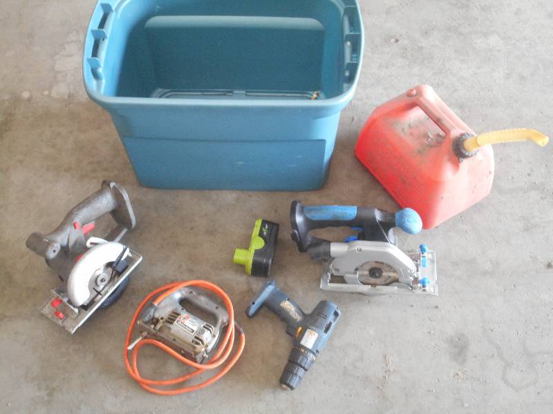 lot 71 image: Tote Of Assorted Power Tools & Gas ...