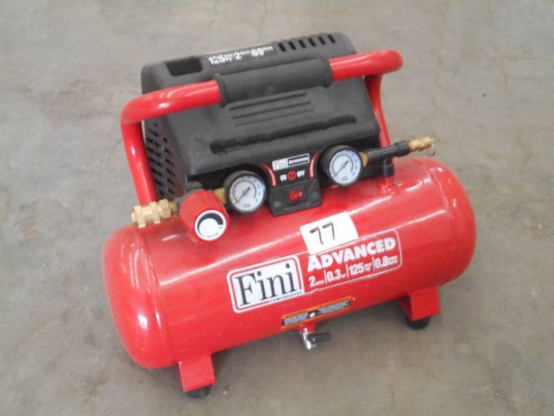 lot 77 image: Fini 2-Gallon 125PSI Air Compressor...