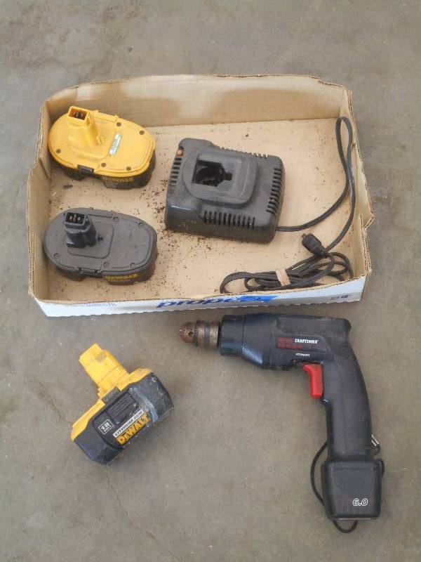 lot 82 image: Lot Of Craftsman Cordless Drill & ...