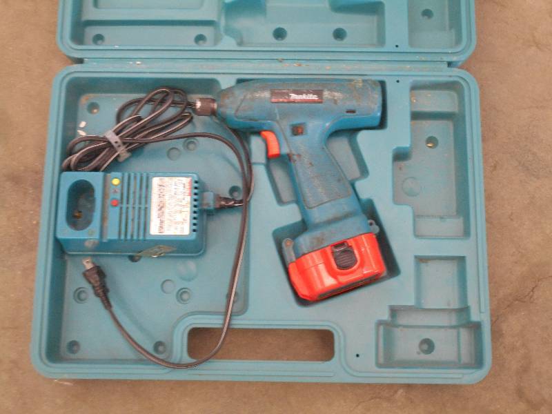 lot 83 image: Makita Cordless Drill With Case ...