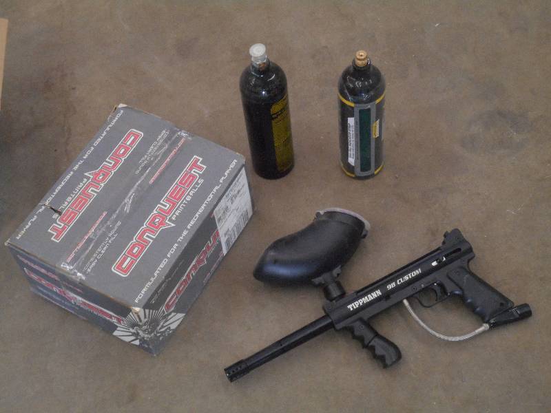 lot 89 image: Tippmann 98 Custom Paintball Gun Wi...