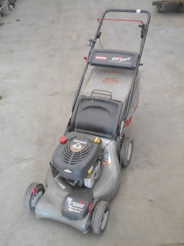 lot 96 image: Craftsman 6.5HP 21 Mower With Bagg...