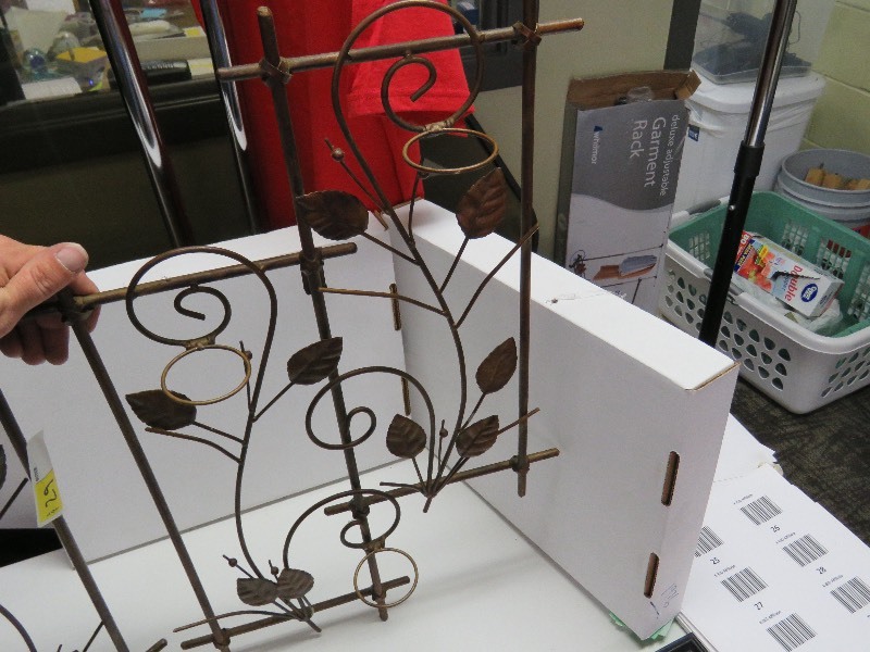 lot 29 image: Dcor Lot