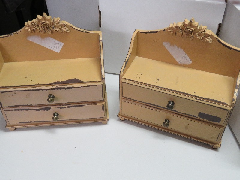 lot 31 image: Two Shabby Chic Jewelry Boxes