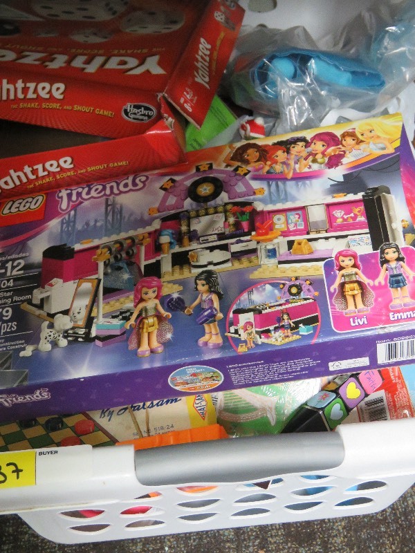 lot 37 image: Kids Lot