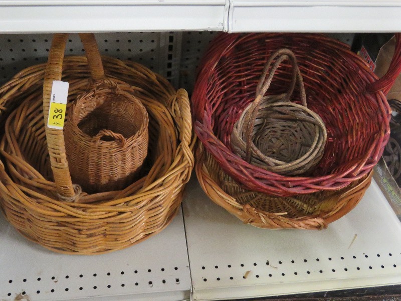 lot 38 image: Lot of 6 Wicker Baskets