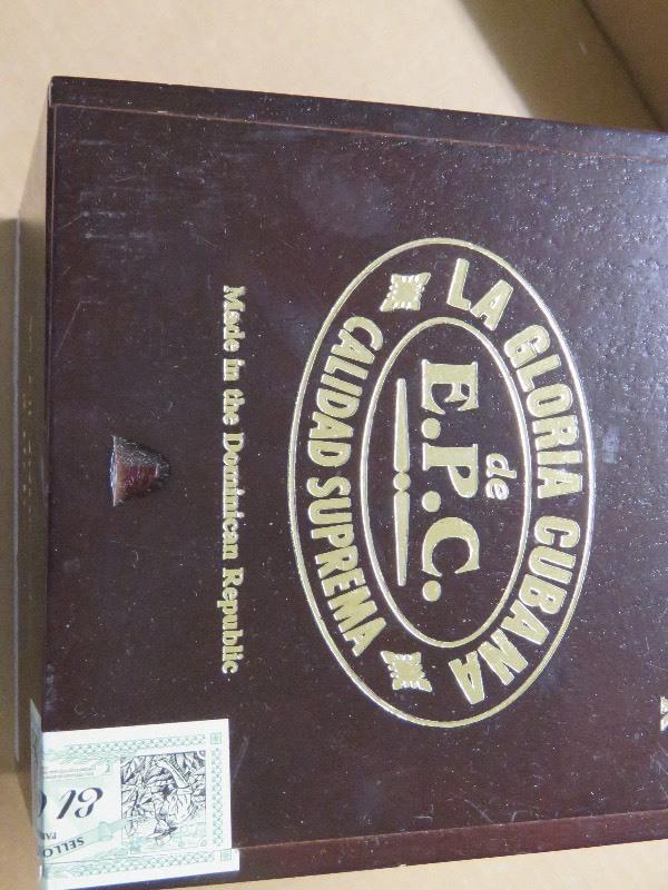 lot 43 image: Cigar Box