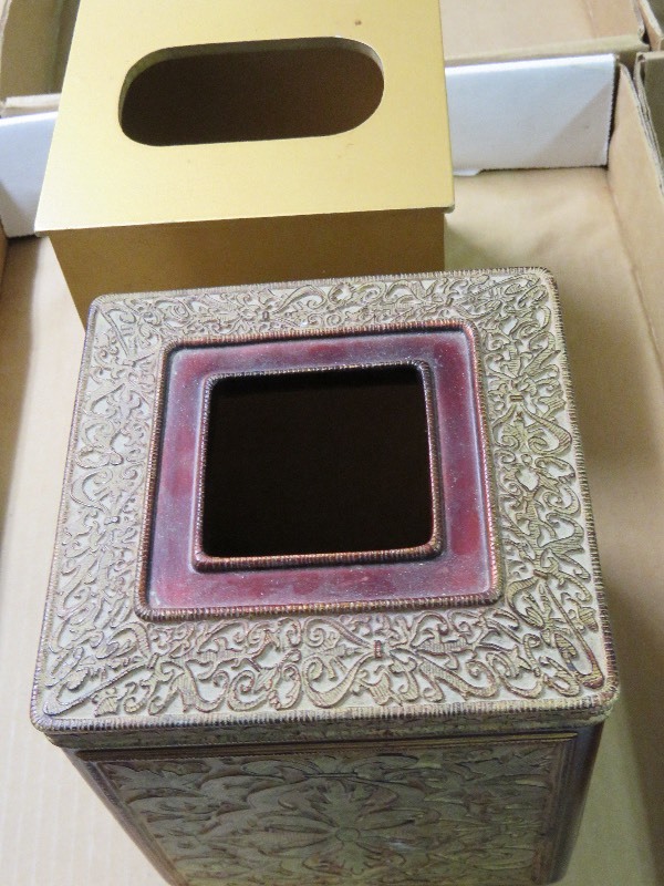 lot 45 image: Two Tissure Box Holders