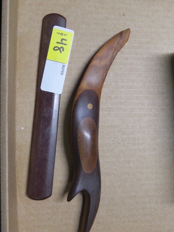 lot 48 image: Wood Dcor