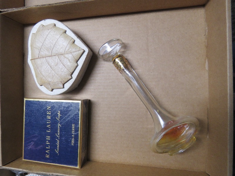 lot 51 image: Perfume Lot