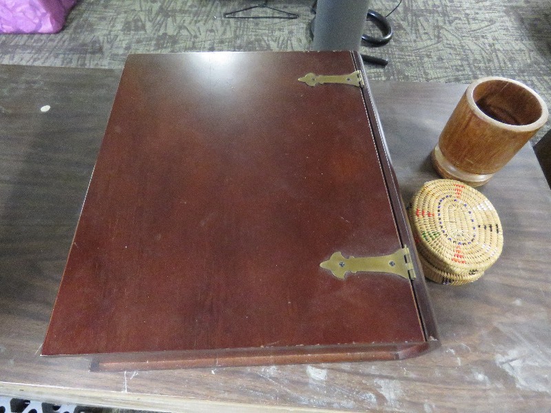 lot 62 image: Dcor Lot