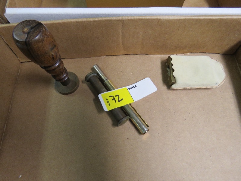 lot 72 image: Vintage Items