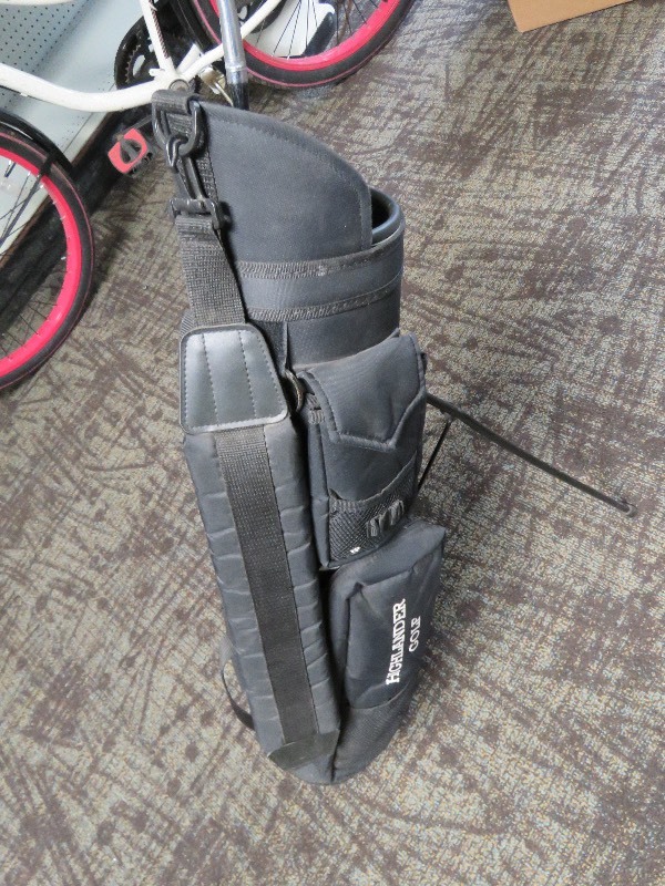 lot 83 image: Highlander Golf Bag