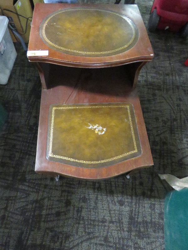 lot 118 image: Vintage Wood End Table