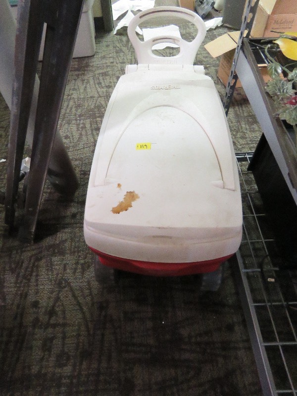 lot 119 image: Thermos Cooler