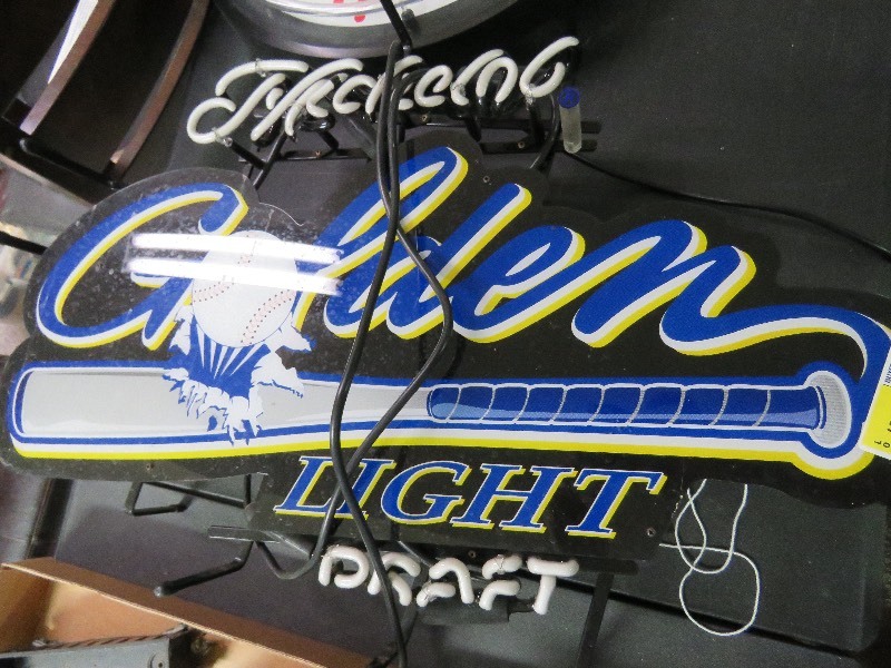 lot 121 image: Michelob Golden Light Neon Sign