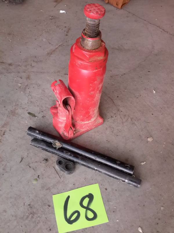 lot 68 image: HUSKY, 6 Ton Bottle Jack