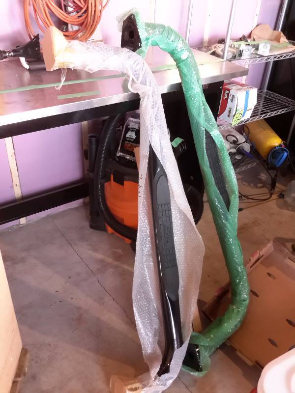 lot 100 image: 2, Rugged Ridge Running Boards.