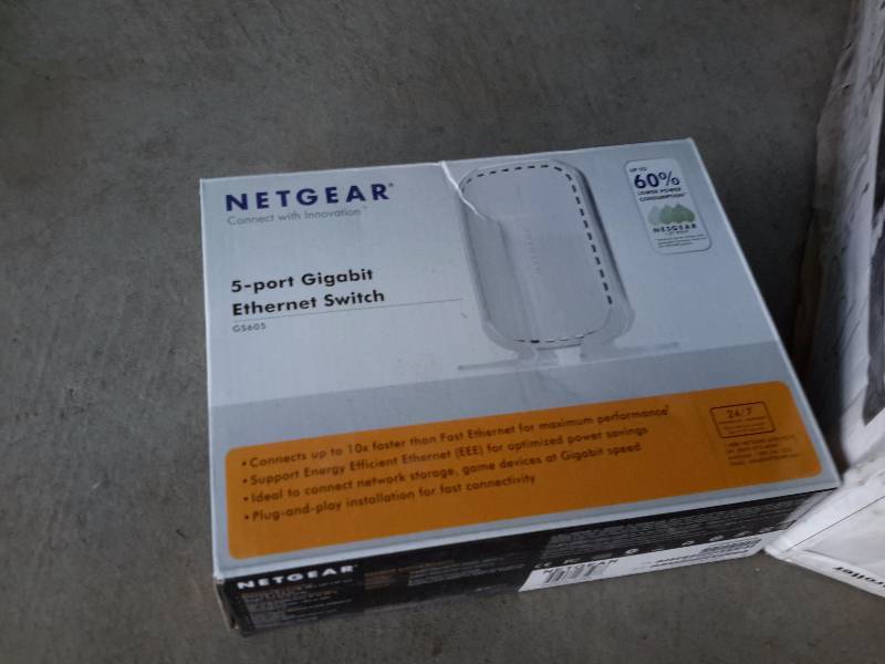 lot 118 image: NETGEAR, 5 port Gigabit Ethernet Switch, Digital Music Server, CAT 5E cable.. See pictures for more details on Digital Music Server