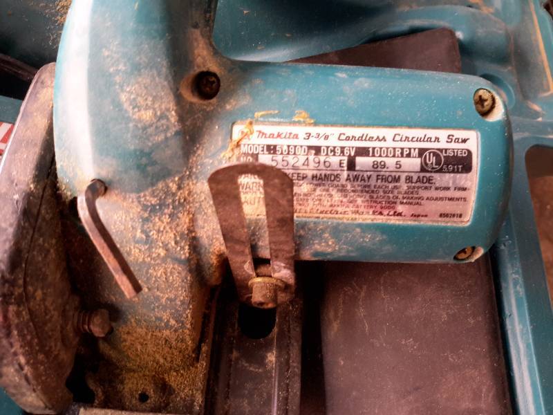 lot 104B image: Makita Cordless Saws.. 6 12 in  3 38 in