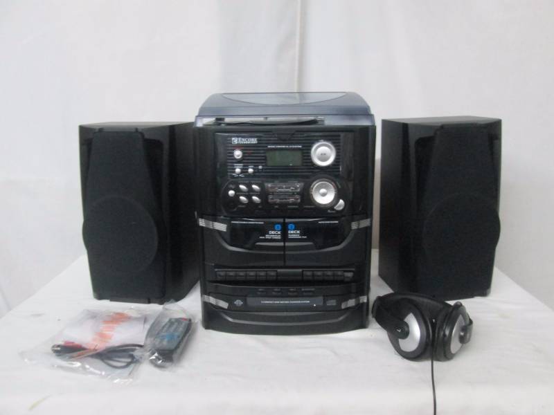 lot 29 image: Encore Technology 3-CD Turntable with Headphones