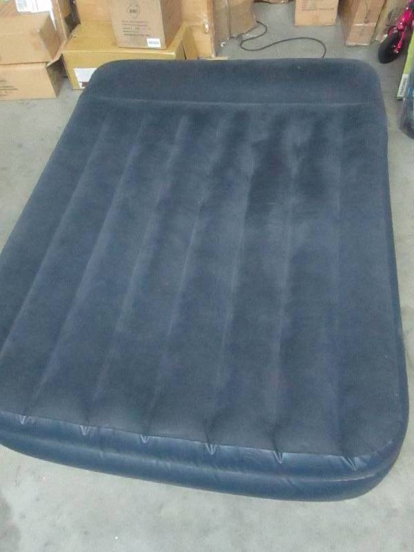 lot 55 image: Intex Queen Pillow-Rest Airbed