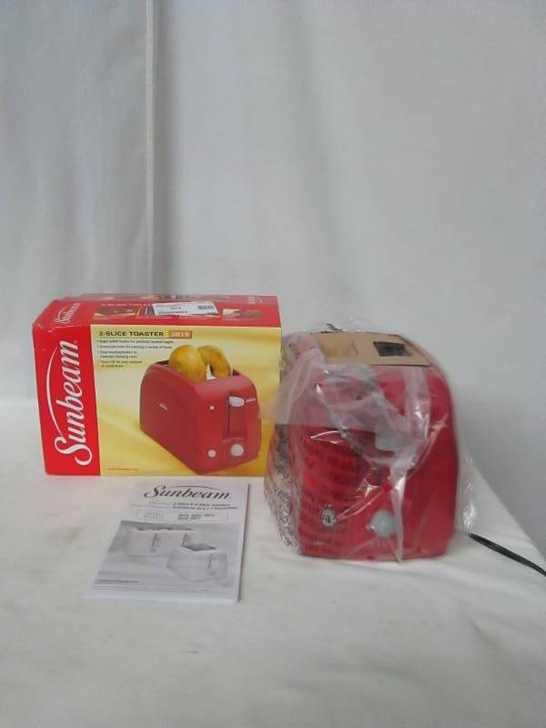 lot 57 image: Sunbeam 2-Slice Wide Slot Toaster