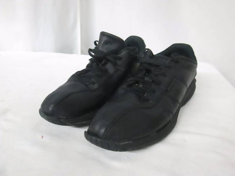 lot 80 image: New Balance Mens 526 Work Shoe