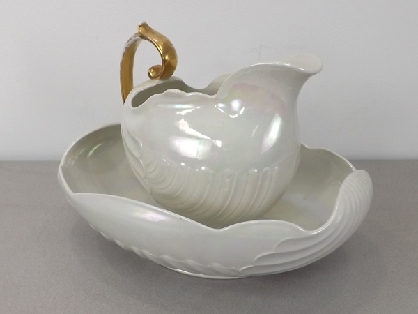 lot 10 image: Antique Shelley Lustreware Pitcher and Bowl Set