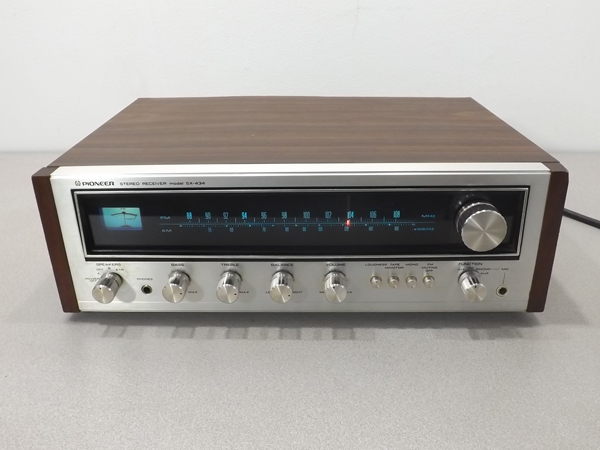 lot 39 image: Vintage Working Pioneer Stereo Receiver Model SX-434