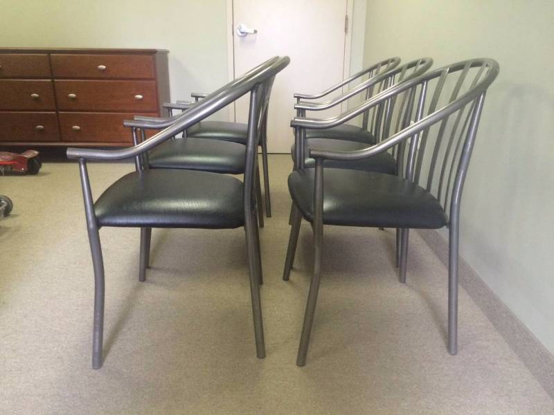 lot 9 image: Quantity 6 Metal Chairs with Vinyl Cushion